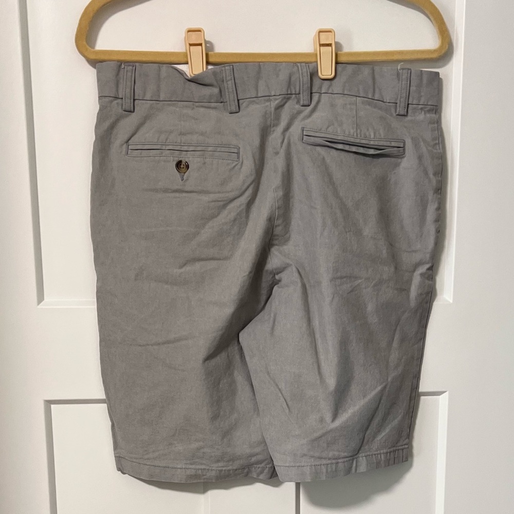 Old Navy Ultimate Slim Built in Flex Shorts | Size 32 | - Picture 2 of 2